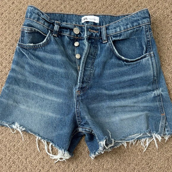 Denim shorts - Picture 3 of 4